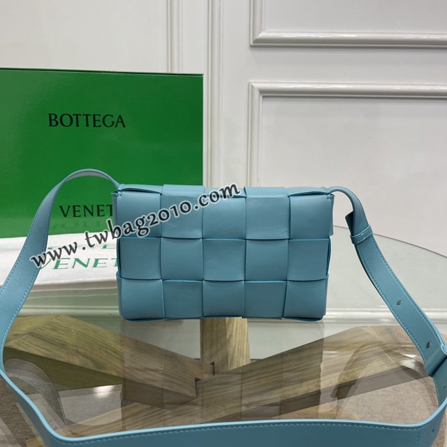 Bottega veneta高端女包 KF0017油畫藍 寶緹嘉羊皮編織女包 BV經典款Cassette新款放大編織斜挎包  gxz1214